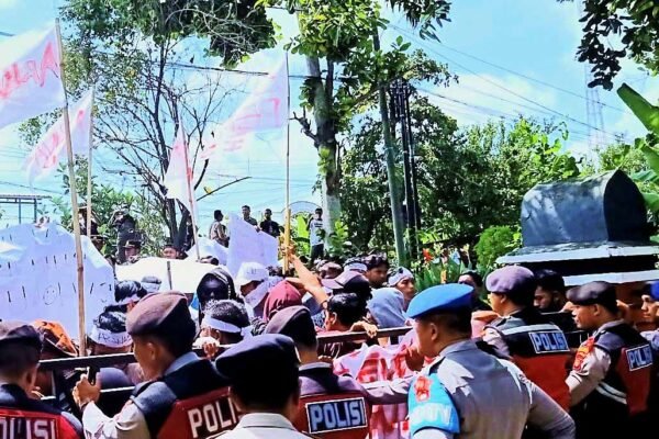 Diduga Ada Kecurangan, Massa Arwaslu Datangi Kantor Bawaslu