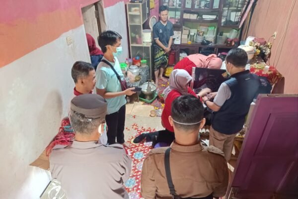 Belasan Orang Keracunan Makanan di Kecamatan Cihurip