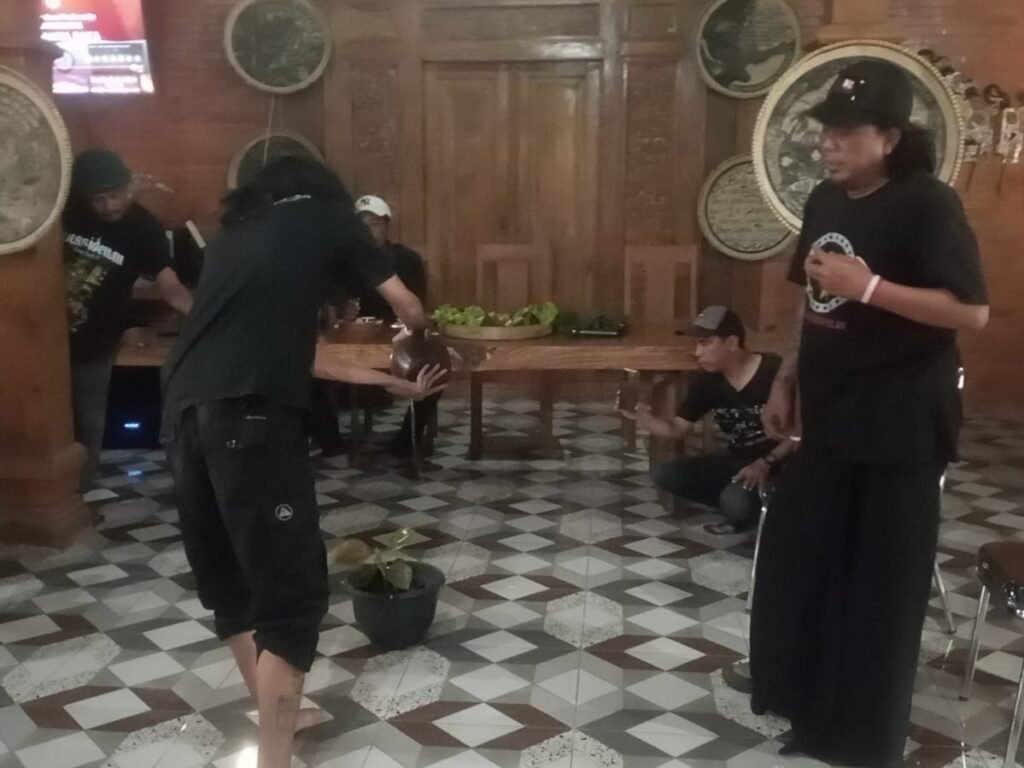 AMPD Blora Menggelar Ruwatan Untuk Demokrasi Indonesia