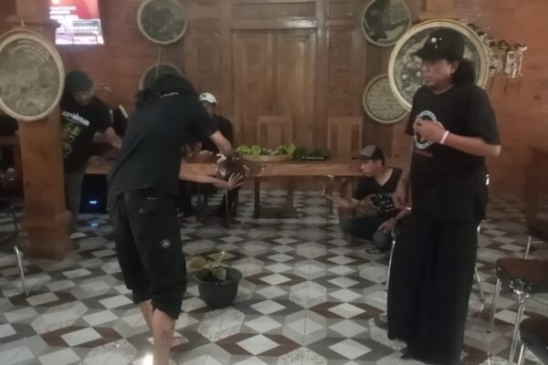AMPD Blora Menggelar Ruwatan Untuk Demokrasi Indonesia
