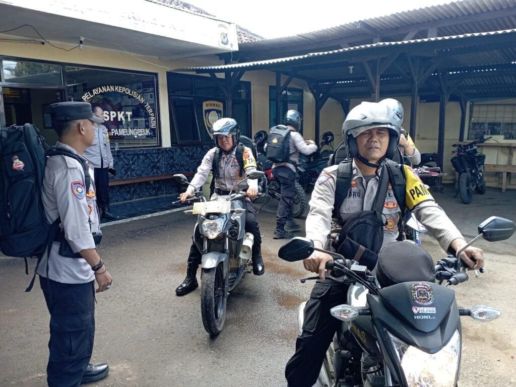Pengamanan Pemilu, Polres Garut Sebar Ratusan Personil Pam TPS  Ke Seluruh Penjuru Desa