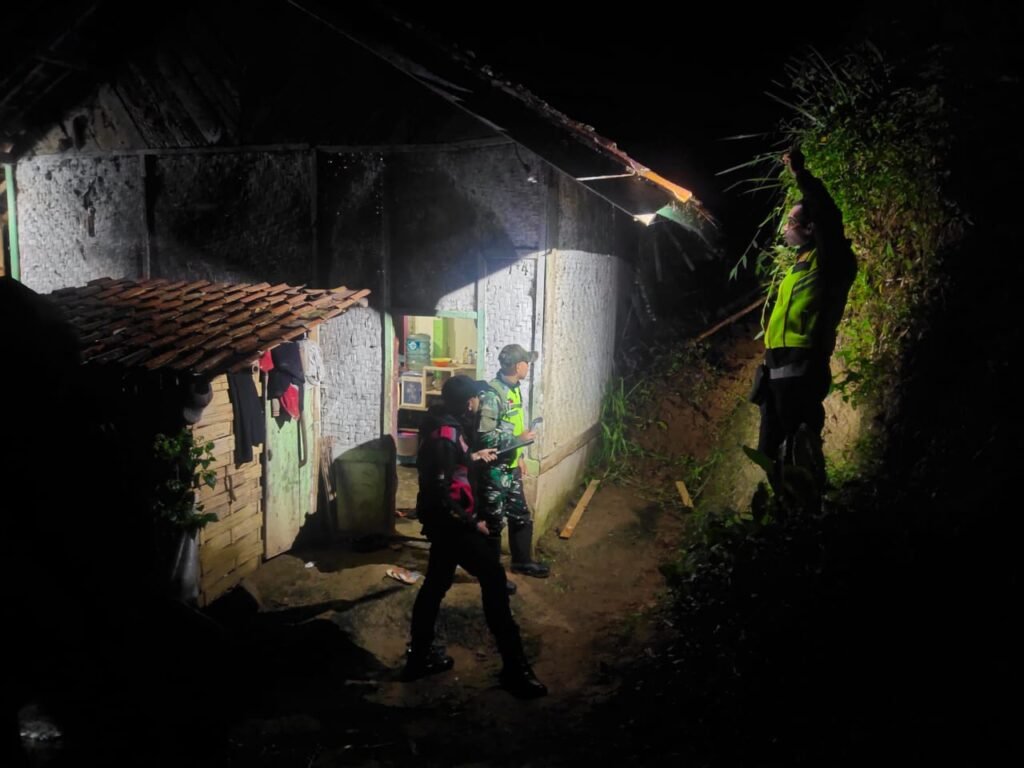 Tanah Longsor timpa Satu Rumah di Kampung Sawah, Polisi: Tidak Ada Korban Jiwa