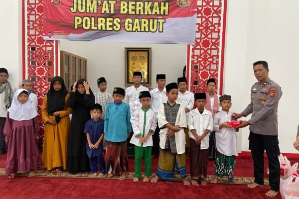 Jum’at Berkah, Polres Garut Gelar Kegiatan Santunan Kepada Anak-anak Yatim