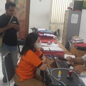 Demi Liburan Dengan Pacar, Seorang Karyawati Gelapkan Uang Perusahaan