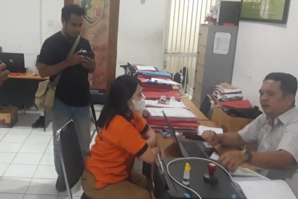 Demi Liburan Dengan Pacar, Seorang Karyawati Gelapkan Uang Perusahaan