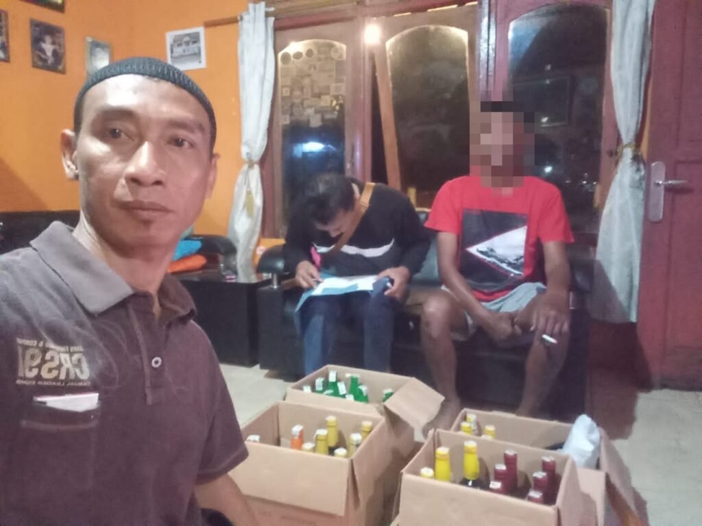 Sat Narkoba Polres Garut Sita Ribuan Botol Miras