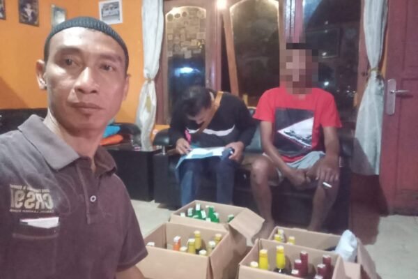 Sat Narkoba Polres Garut Sita Ribuan Botol Miras
