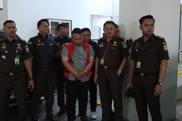 Lagi… Rugikan Capai Rp 50 Milyar, Kejati Jabar Kembali Jebloskan 1 Orang Tersangka Korupsi Bank BIJ Garut, MPK : Bersihkan BIJ Dari Kotoran