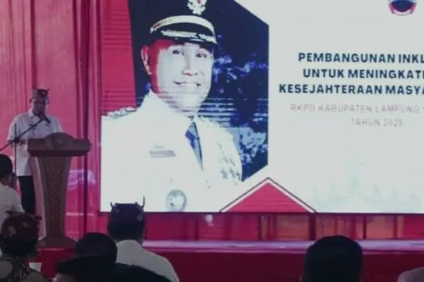 Bupati Kalianda Berjanji Akan Realisasikan 3 Usulan Prioritas