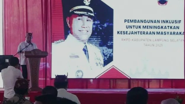 Bupati Kalianda Berjanji Akan Realisasikan 3 Usulan Prioritas