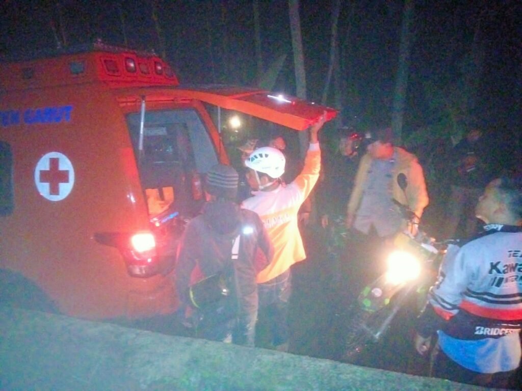 Pendaki Gunung Cikuray Tersambar Petir