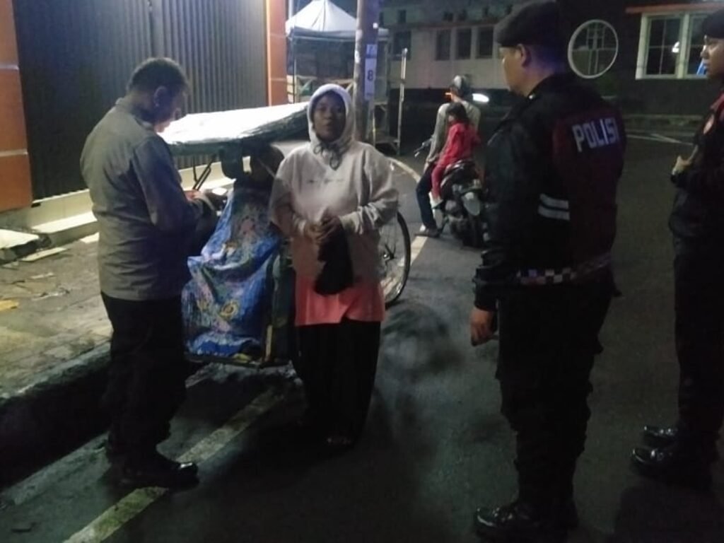 Seorang Laki-laki di Pakuwon Ditemukan Meninggal Dunia Didalam Becak