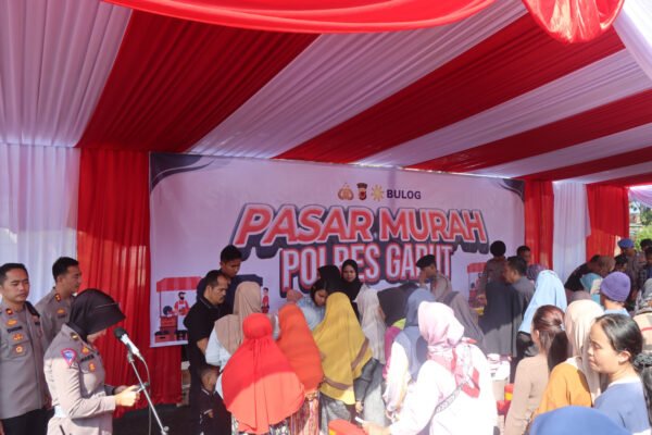 Polres Garut Gelar Pasar Murah Dan Bhakti Kesehatan Gratis