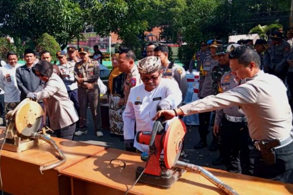 Keren! Knalpot Brong Hasil Razia Dijadikan Ini Oleh Polresta Cirebon