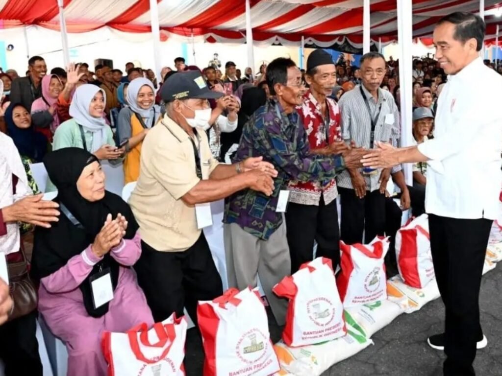 Presiden Jokowi Serahkan Bantuan CBP di Klaten