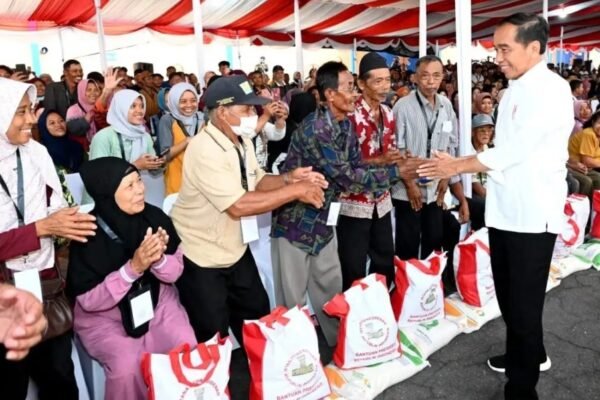Presiden Jokowi Serahkan Bantuan CBP di Klaten