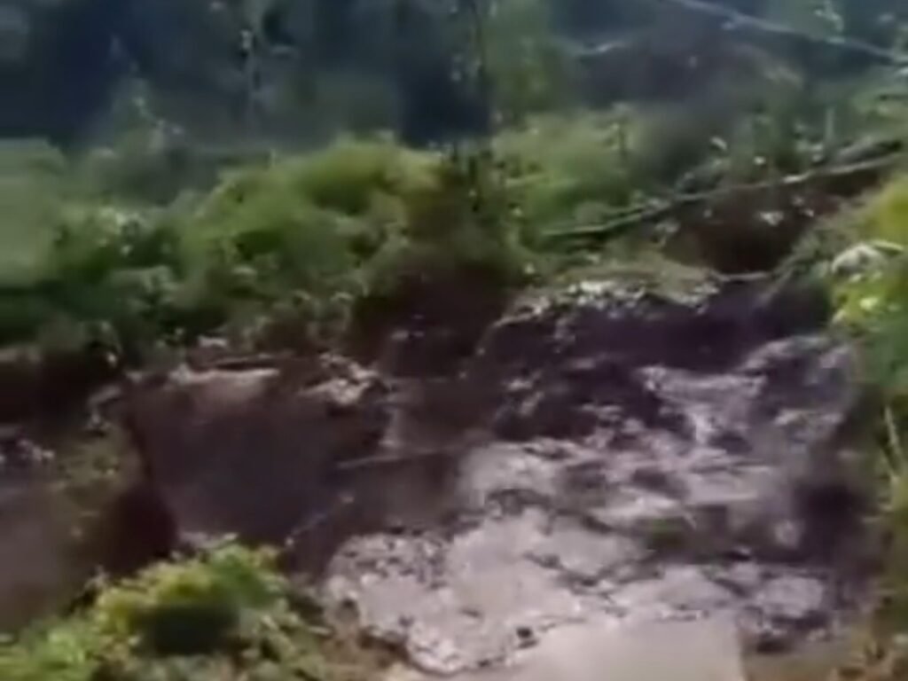 Ngeri! Komplek Penggilingan Padi di Cikajang Rata Dengan Tanah Akibat Terseret Longsor