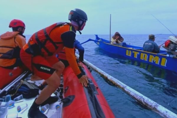 Tim SAR Menemukan Pemilik Perahu Terdampar di Lombok Timur dalam Keadaan Selamat