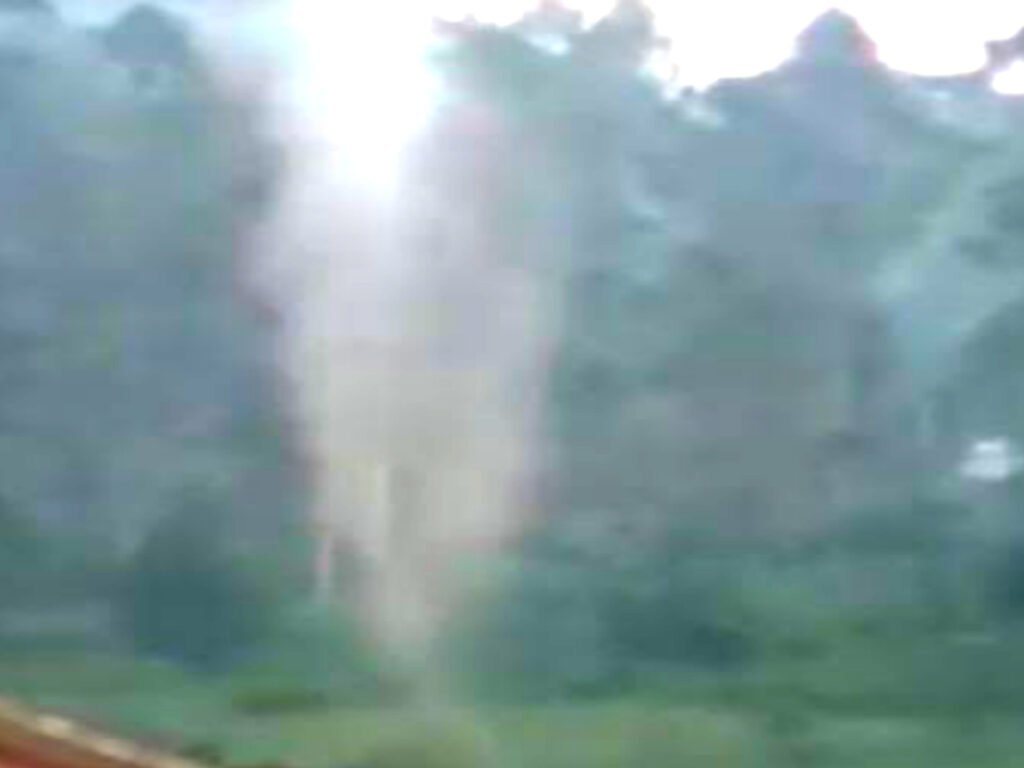 Usai Sapu Tiga Kecamatan, Angin Puting Beliung Kembali Terjadi di Kertasari Bandung