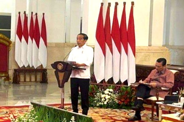 Sidang Kabinet Paripurna, Presiden Jokowi Bahas Program Makan Siang Gratis