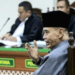 Panji gumilang sidang perdana kasus penistaan agama