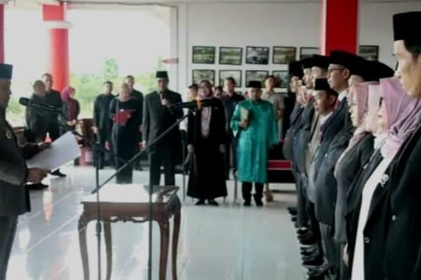 Enam Pejabat Eselon II dan 44 Eselon III Disumpah Bupati Lamsel di Aula Sebuku