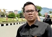 PUPR Garut Implementasikan Aspal Pelastik, Siapa yang Diuntungkan ?