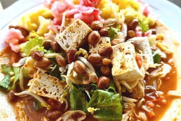 Berbuka Puasa Dengan Asinan Betawi Harap Batasi Konsumsi Kerupuk