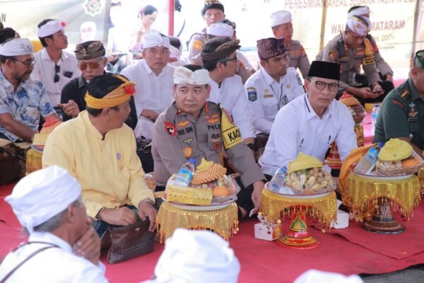 Kapolda NTB Ajak Masyarakat Terapkan Toleransi Dalam Upacara Melasti Umat Hindu