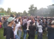 Desa Langko Berpesta, Ribuan Warga Tumpah Ruah Rayakan HUT ke-25 di Lombok Barat Bersama Amtenar