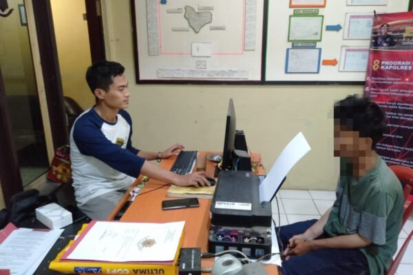 Pelaku Jambret HP di Jalan Wanaraja – Cibatu Dingkus Polisi