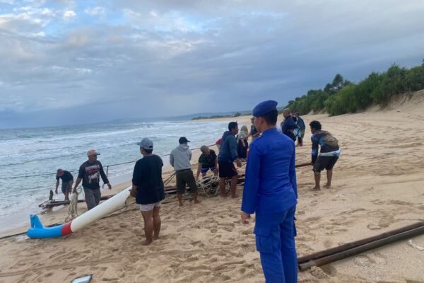 Tiga Hari Bertahan Di Laut Akibat Perahu Tenggelam, Nelayan Sukabumi Berhasil di Evakuasi