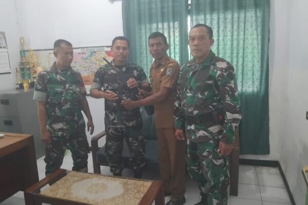 Dengan Sukarela, Masyarakat Desa Cenggu Serahkan Senjata Api Rakitan