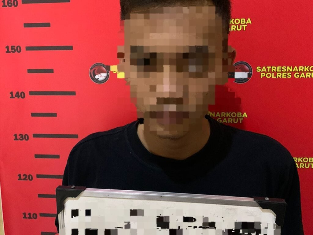 Sat Narkoba Polres Garut Tangkap Tersangka Pengedar Tembakau Sintetis