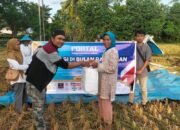 FORTAL Bersama Alfamart Bagi-bagi Paket Berbuka Puasa kepada Petani Lobar