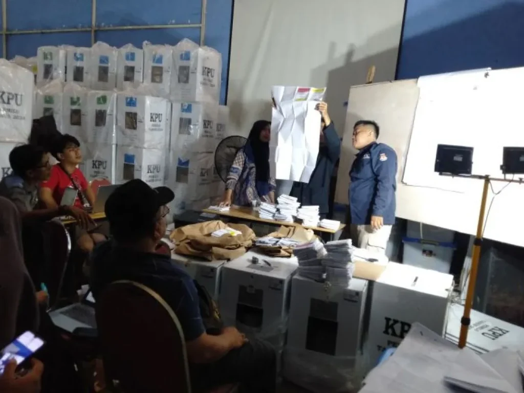 Lima Anggota PPK di Karawang Diberhentikan KPU Karena Diduga Mainkan Suara Caleg