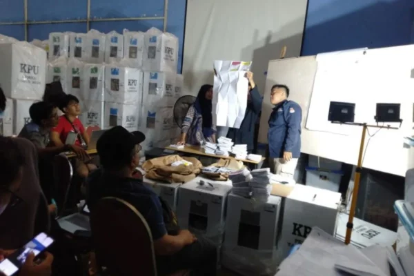 Lima Anggota PPK di Karawang Diberhentikan KPU Karena Diduga Mainkan Suara Caleg