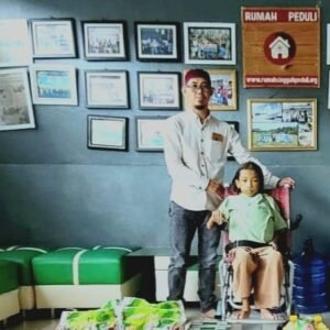 Seorang Anak penderita Tumor di Kecamatan Rajabasa akhirnya dibawa berobat ke RSCM jakarta oleh Pemkab Lamsel