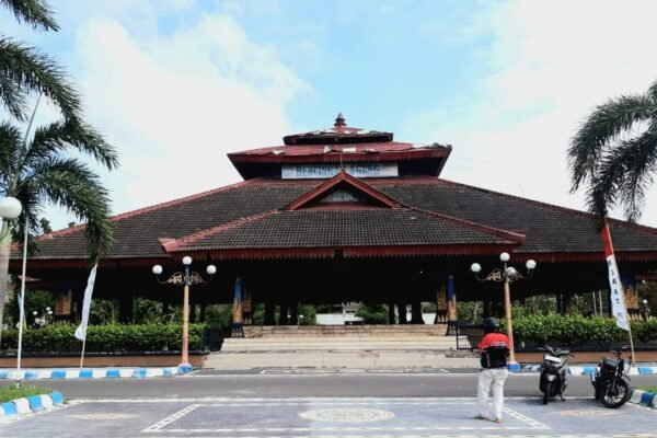 Pemkab Lombok Barat Siapkan Dana Rp. 1,5 miliar Untuk Renovasi Becingah Agung