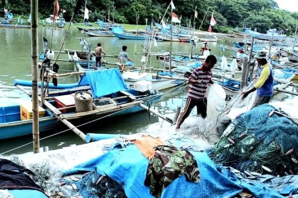 Setelah Sepekan Tidak Melaut Akhirnya Nelayan di Garut Kembali Berlayar