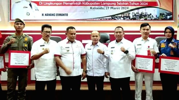 Bupati lamsel pastikan THR untuk ASN dan THLS cair hari ini