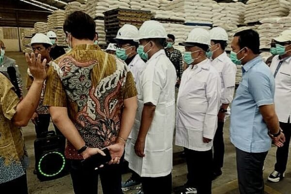 Wakil Ketua DPRD Lampung Selatan, Bersama Menteri Perdagangan, Tinjau PT Charoen Pokphand Feedmill