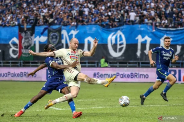 Catatan Sejarah Pertemuan Persib vs Persija yang Selalu Panas