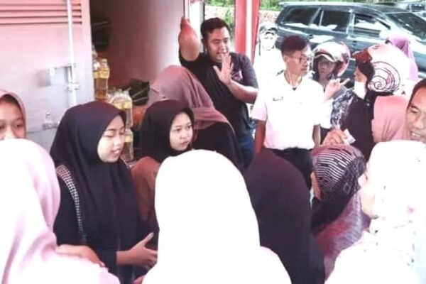 Pasar Murah di Lampung Selatan Langsung Diserbu Puluhan Ibu-ibu