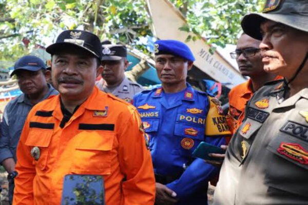 Tak Bisa Melaut Akibat Gelombang Tinggi, Pj Bupati Garut Siapkan Bantuan Bagi Para Nelayan