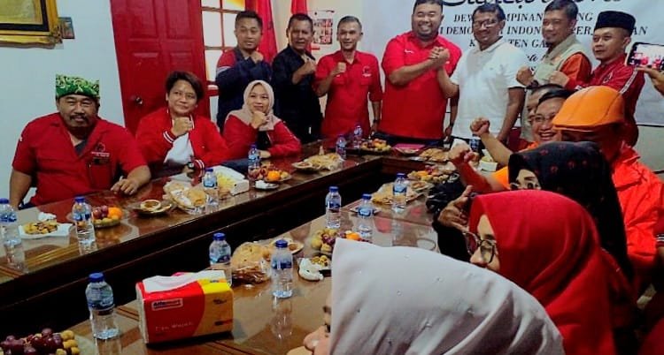 PKS Bermanuver Tempel PDIP di Pilkada Garut, Siapa Pendamping dr. Helmi....?