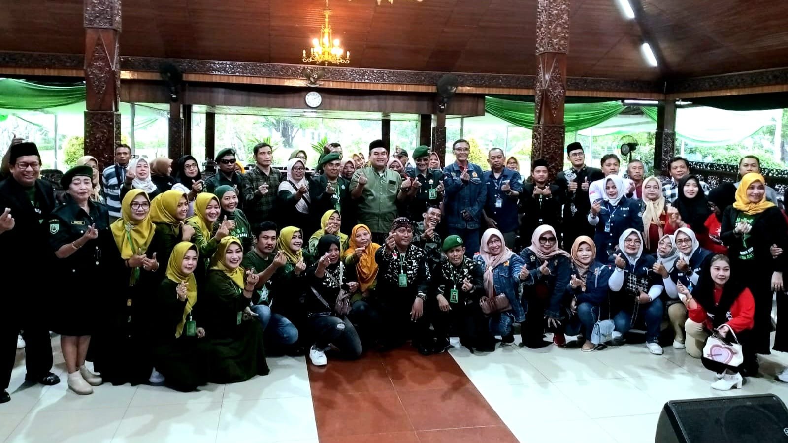 Acara Halal Bihalal Komunitas Wong Blora Asli (WBA) mengadakan acara bersama tujuh komunitas lainnya, seperti SWB, KSB, AWB, SWAB, SBT, NMAX, dan CODOT di Rumah Dinas Bupati