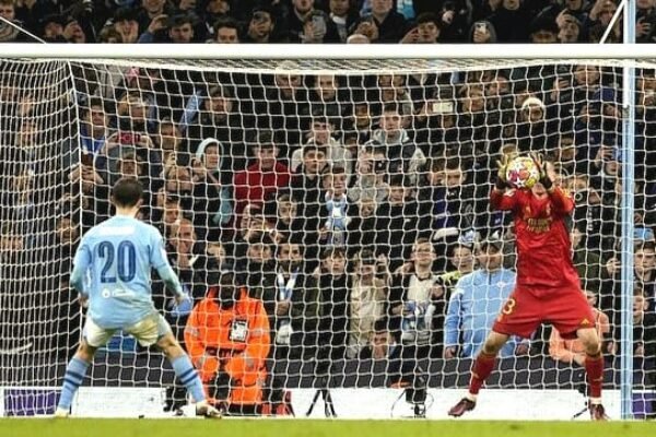 Penampilan Gemilang Penjaga Gawang Real Madrid Andriy Lunin Kunci Real Madrid Laju ke Semifinal