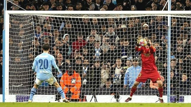 Penampilan Gemilang Penjaga Gawang Real Madrid Andriy Lunin Kunci Real Madrid Laju ke Semifina