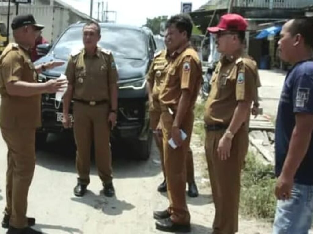 Bupati Lamsel Janji Akan Perbaiki Jalan dan Bangunan Rusak di Kalianda